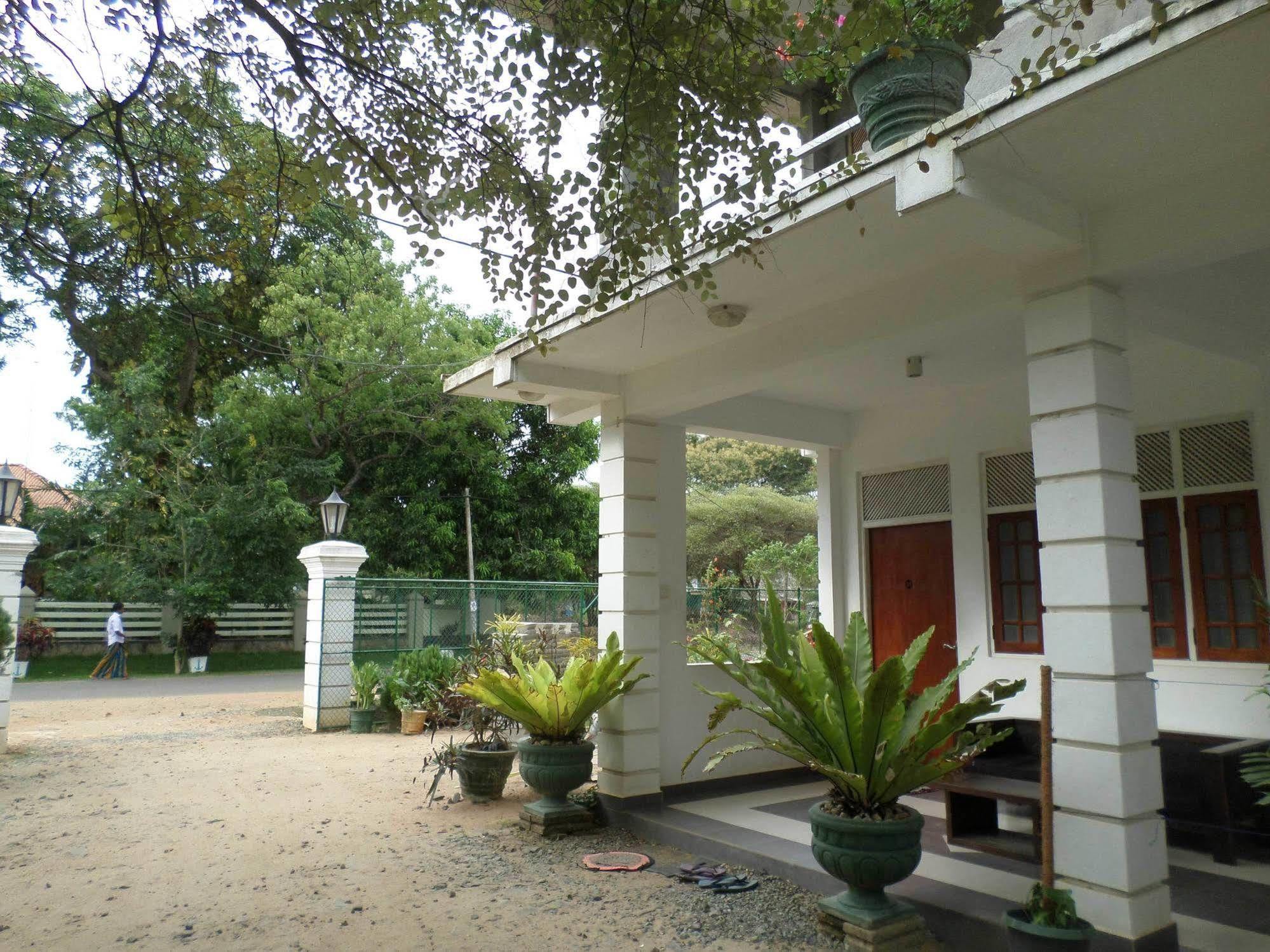 Hotel Senora Kataragama Exteriér fotografie