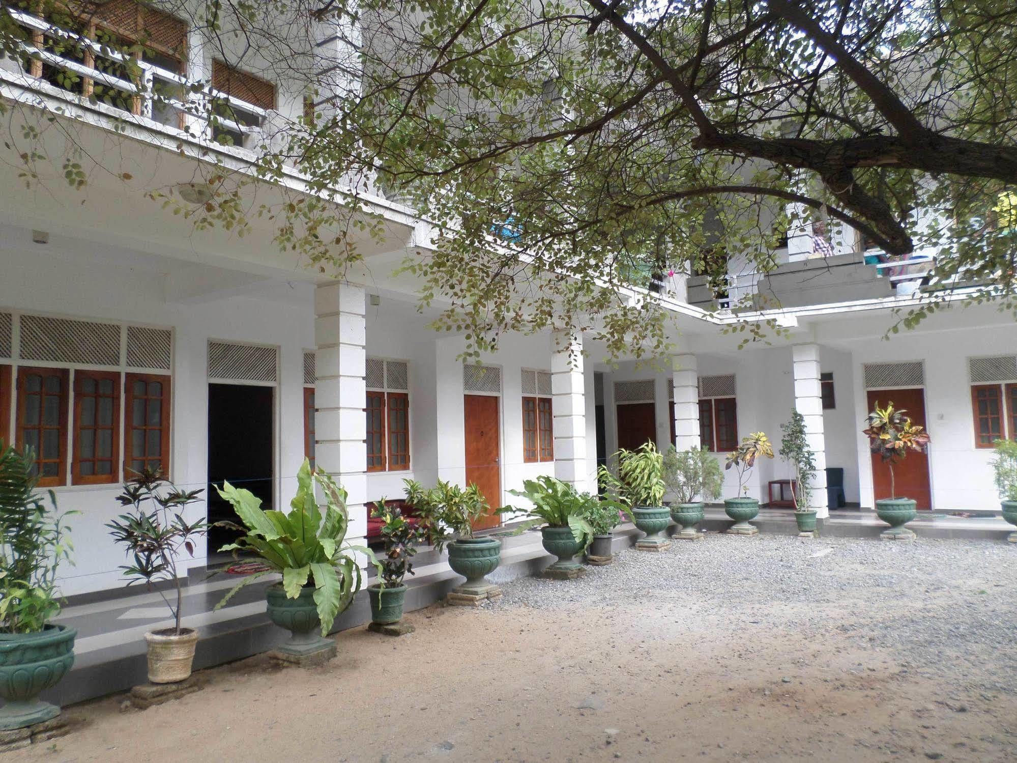 Hotel Senora Kataragama Exteriér fotografie