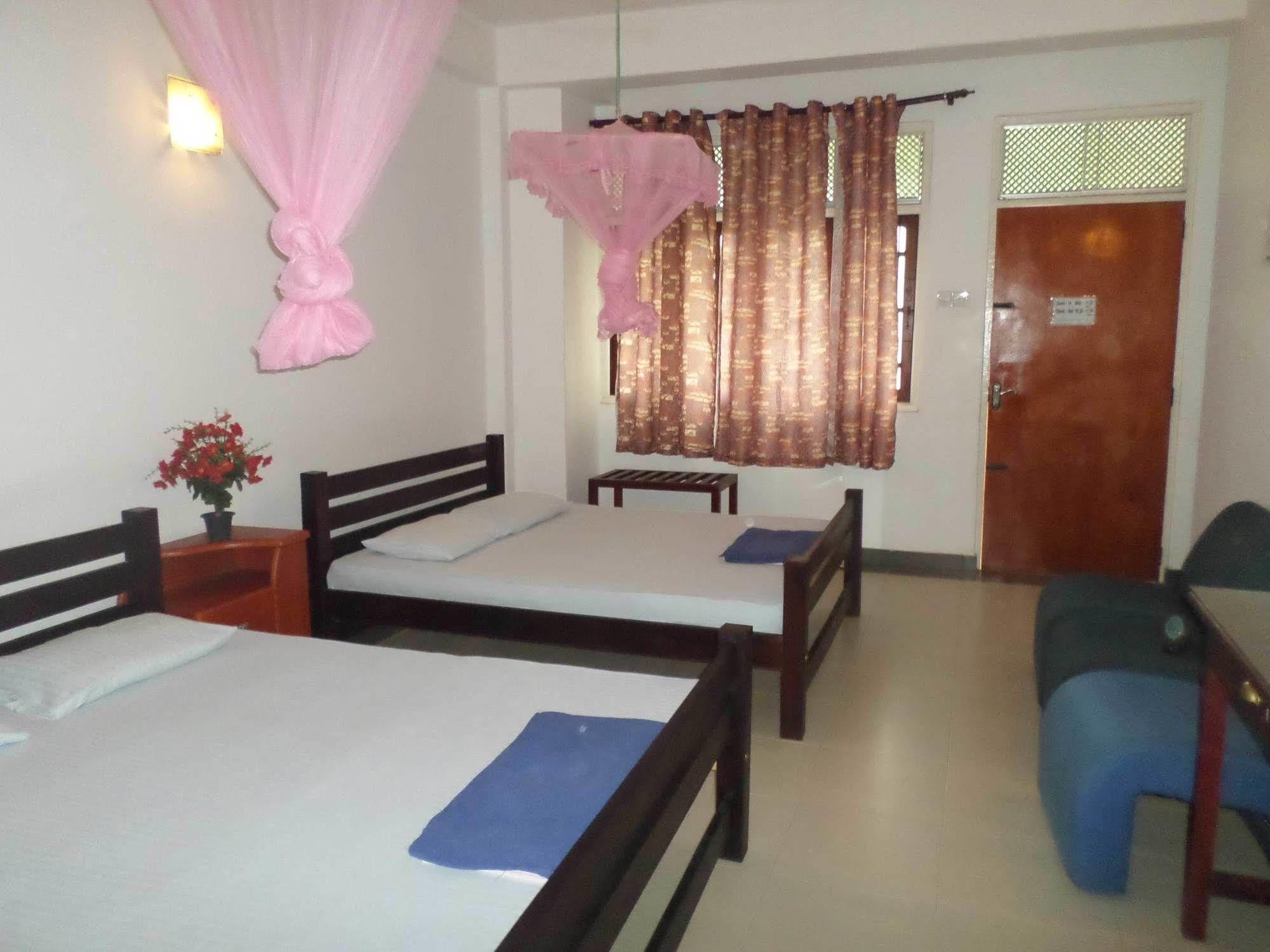 Hotel Senora Kataragama Exteriér fotografie