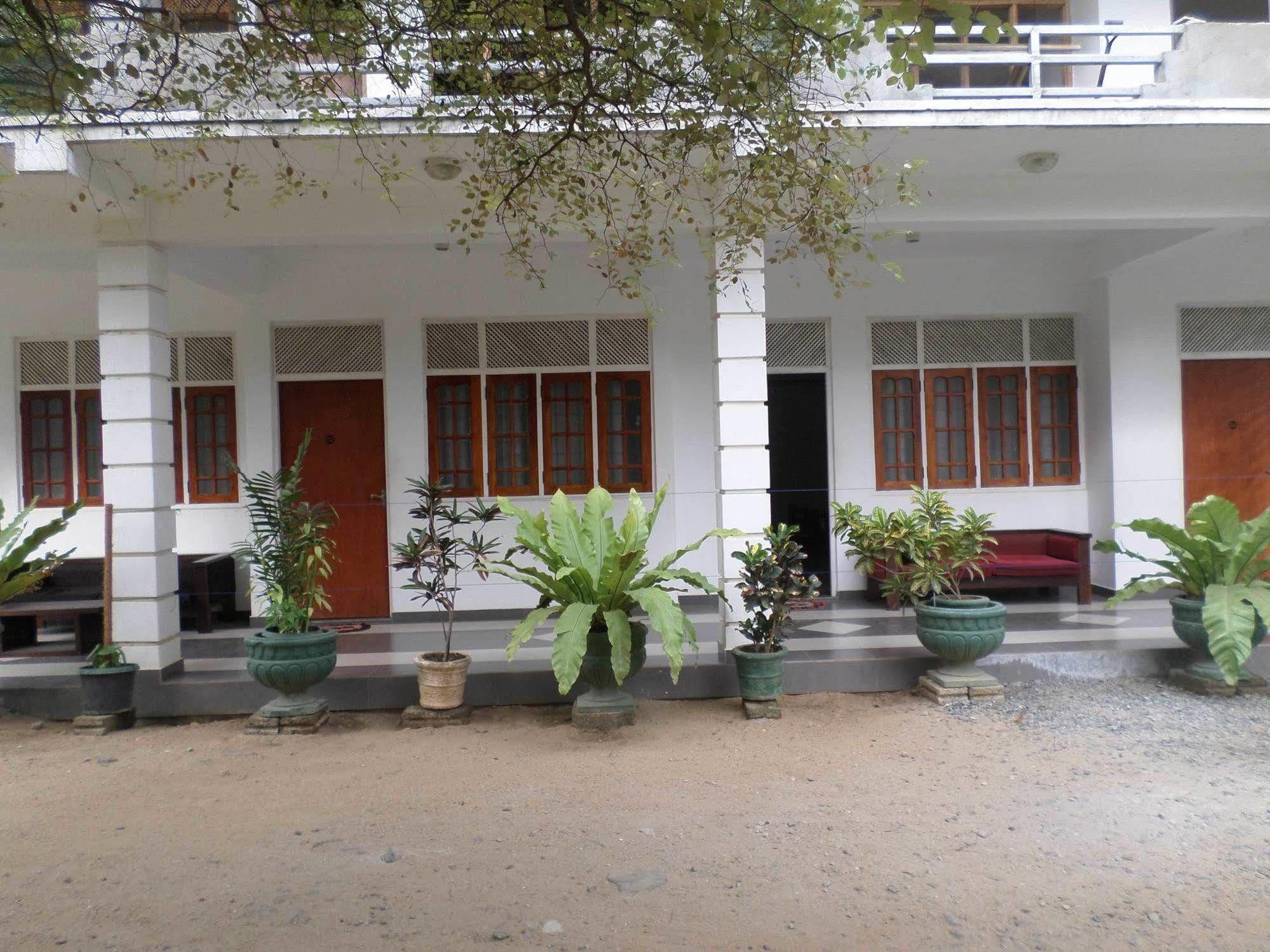 Hotel Senora Kataragama Exteriér fotografie