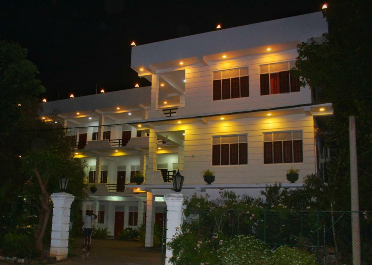 Hotel Senora Kataragama Exteriér fotografie