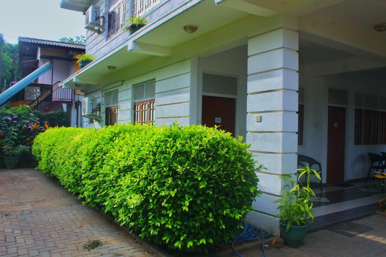 Hotel Senora Kataragama Exteriér fotografie
